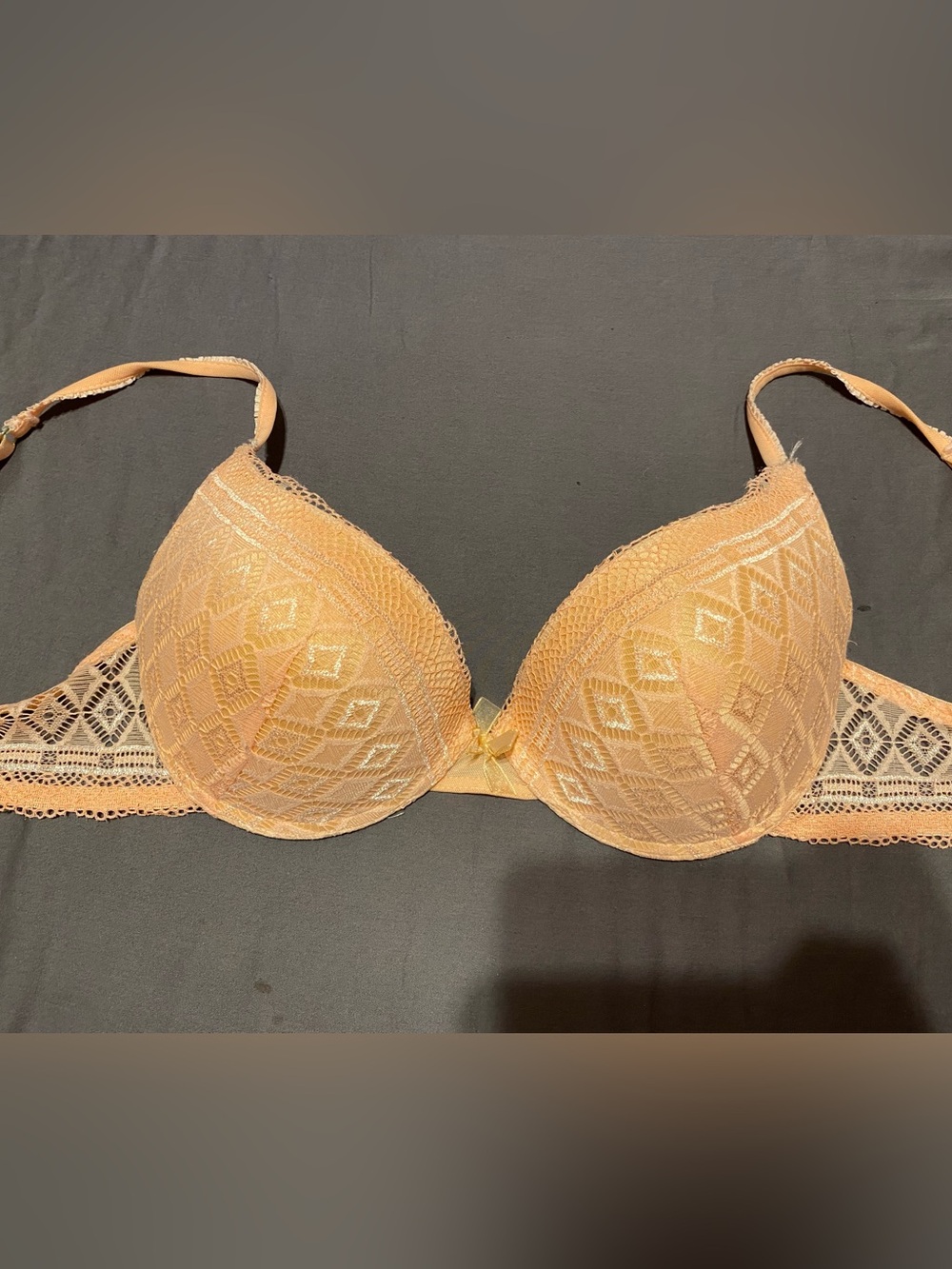 Tarea by Rue21 salmon pink lace push up bra, size 36C